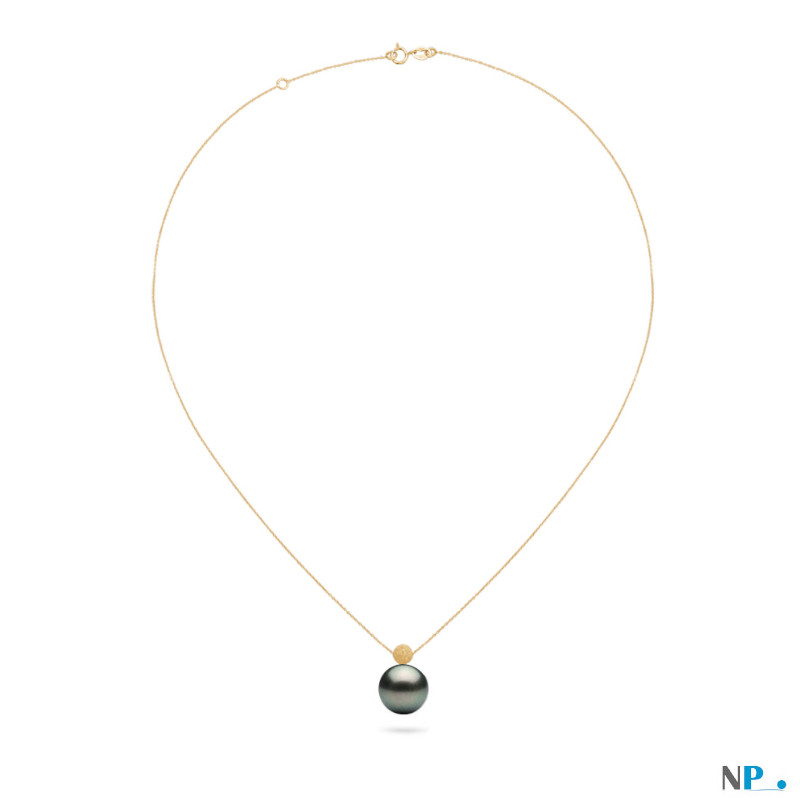 collier avec chaine en or 18k et perle de Tahiti